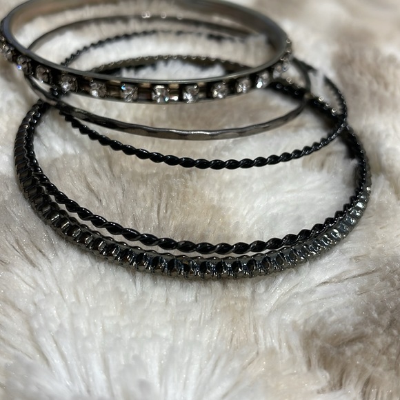 Set of dark colored bracelets (9) - Picture 4 of 7